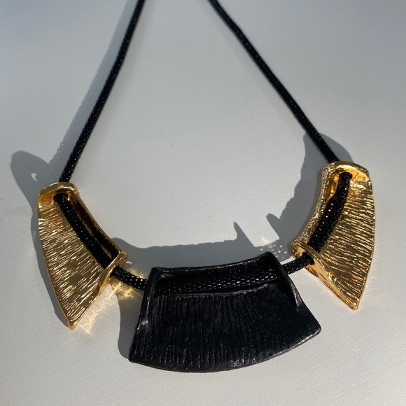 BLACK AND GOLD BOLD CHUKY COLLAR NECKLACE - Picture 3 of 5